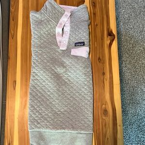 Patagonia. Organic cotton. Quilted 1/4 snap sweatshirt.